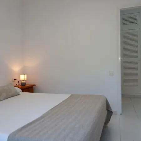 Amanecer En Port D'addaia * إيز ميركاذال